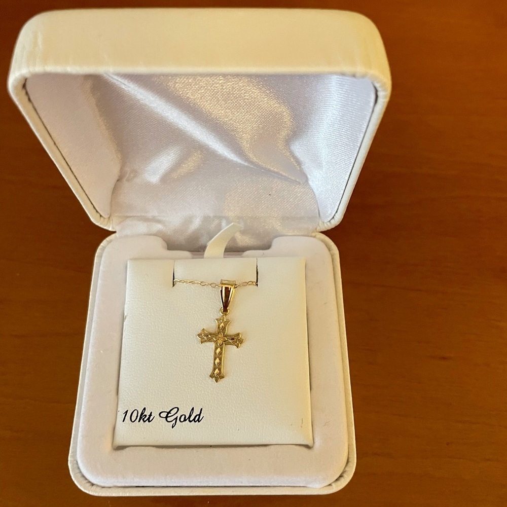 10k gold cross necklace